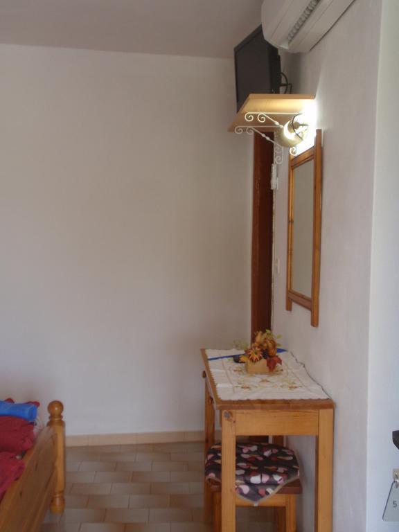 Korina Studios Paleokastritsa Bagian luar foto