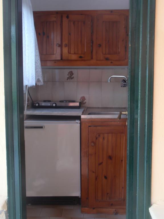 Korina Studios Paleokastritsa Ruang foto